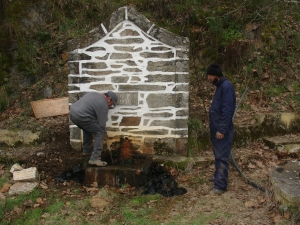 Limpeza e arranjo da Fonte do Meio-Alqueire