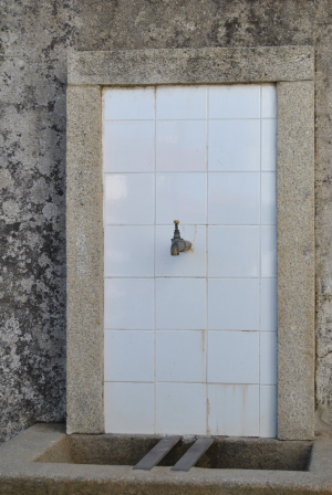 [Galeria] Água da mina volta a correr nas fontes da Maljoga