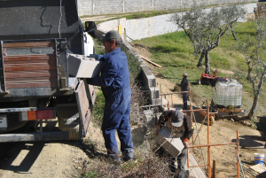 [Galeria] Construção de muro em Corgas